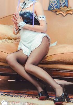 美女在隐匿处的日式按摩
