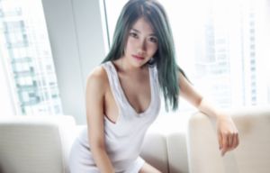 老婆误把空调维修工当